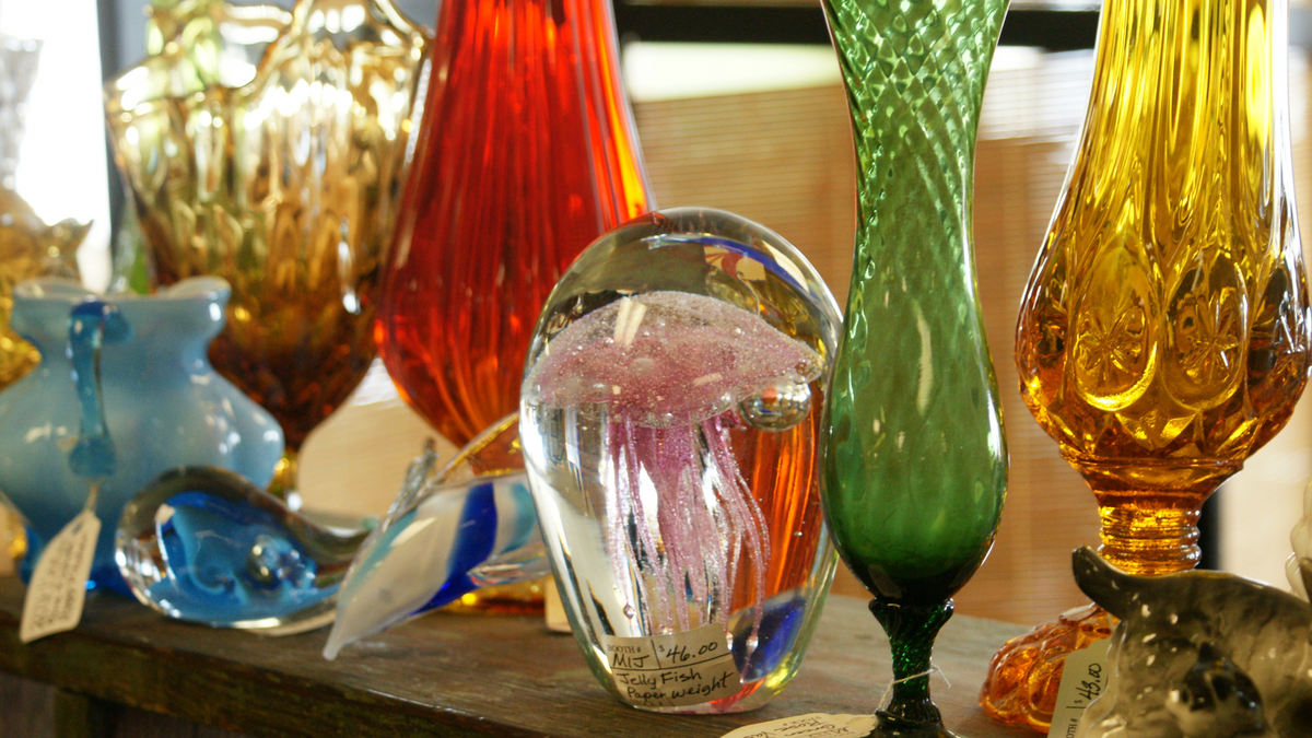 6 Dos and Don'ts for Cleaning Antique Glassware