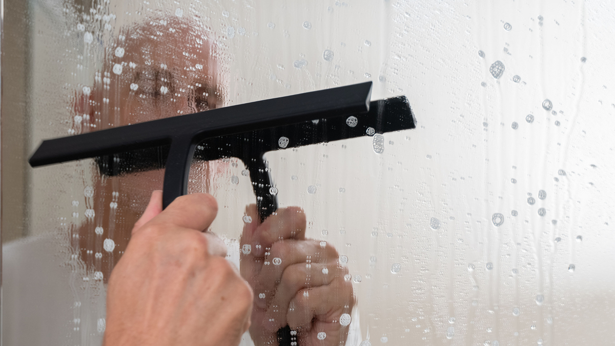 GLASSGUARD Best Cleaner For Water Stains On Glass! 