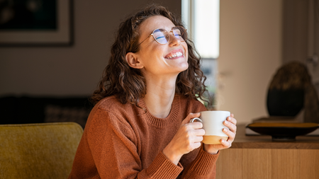 3 Reasons Why Cleaning the Glass in Your Home Can Improve Mental Health (And How You Can Achieve This)