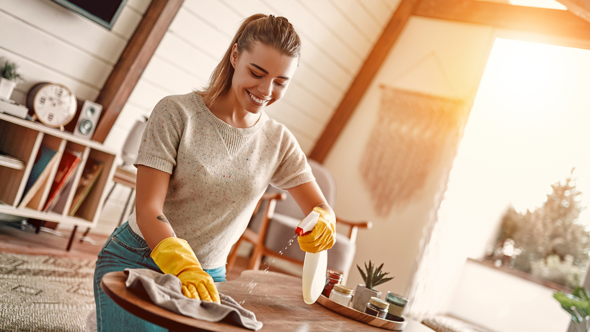 5 Cleaning Hacks for Busy Professionals