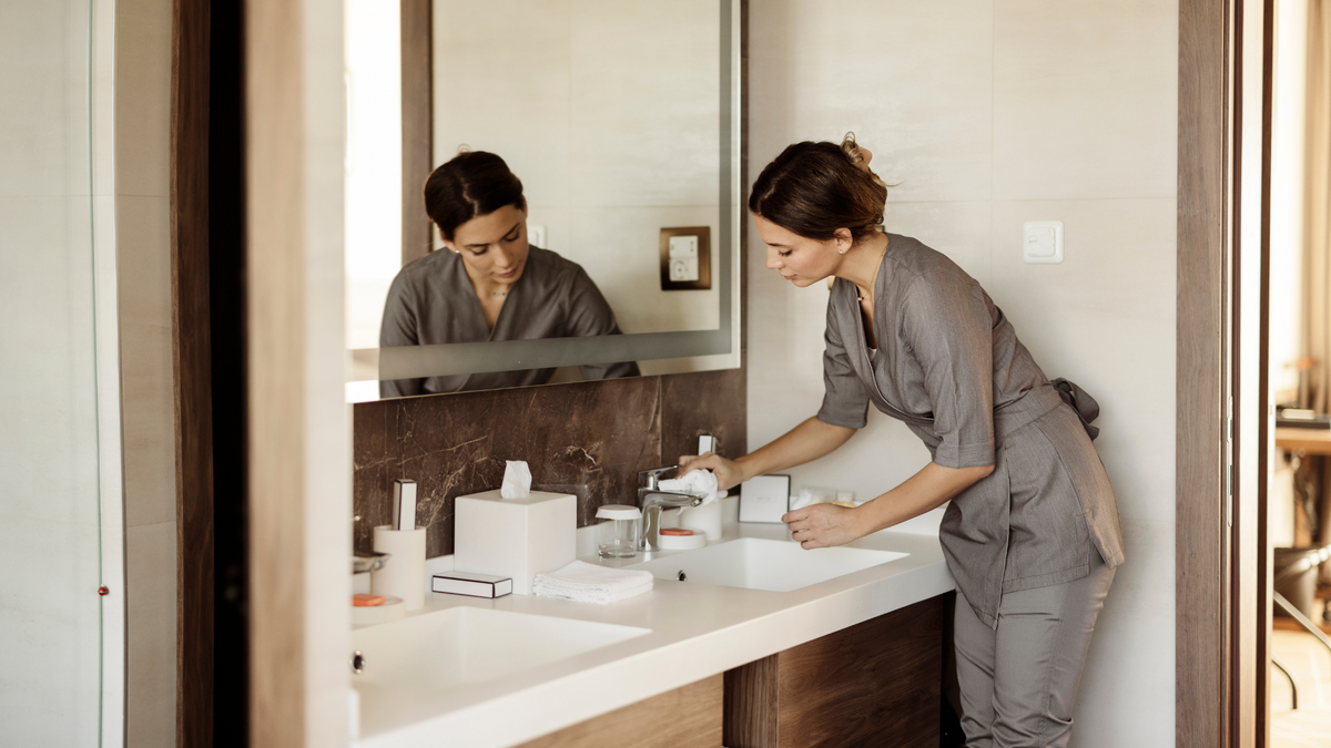 The Ultimate Bathroom Cleaning Checklist (Step-By-Step Guide)